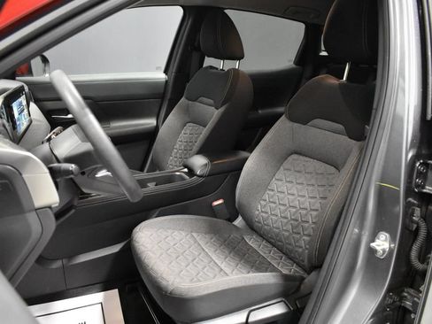 Certified 2025 Nissan Kicks SV AWD/4WD image 5