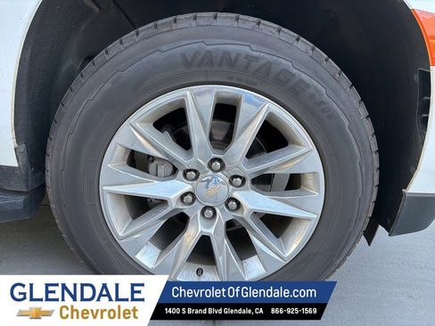 Used 2023 Chevrolet Suburban Premier image 23
