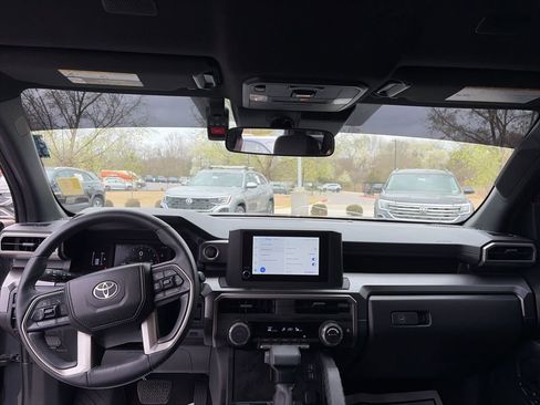 Used 2025 Toyota 4Runner SR5 image 28