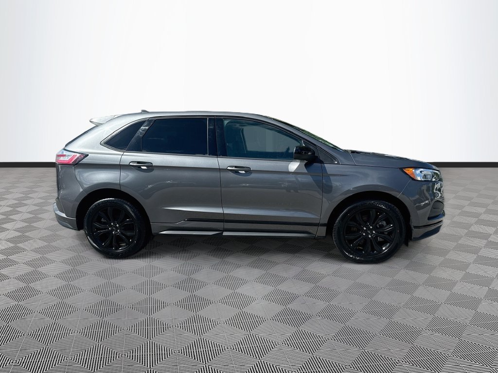 Used 2023 Ford Edge SE w/ Black Appearance Package AWD/4WD image 5
