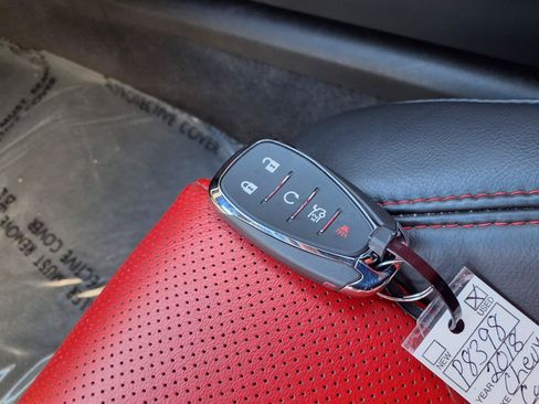 Used 2018 Chevrolet Camaro LT RWD image 17