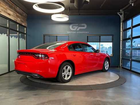 Used 2022 Dodge Charger SXT w/ Leather Interior Group RWD image 3
