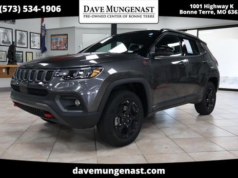 Used 2024 Jeep Compass Trailhawk AWD/4WD image 1