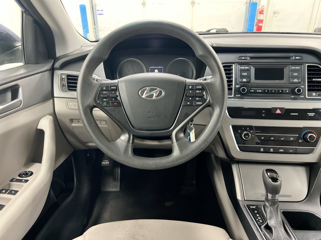Used 2015 Hyundai Sonata SE FWD image 11