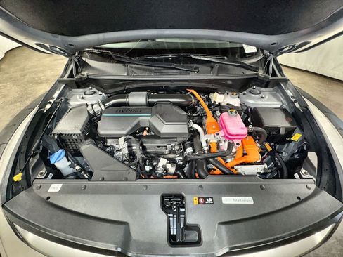 Certified 2025 Kia Sportage LX image 28