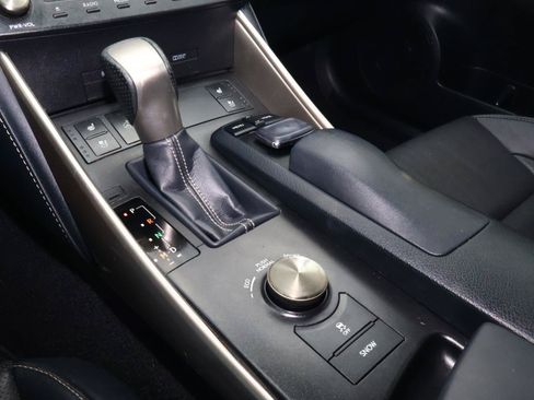 Used 2016 Lexus IS 200t w/ F Sport Package RWD image 22