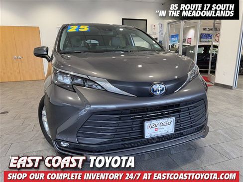 Certified 2025 Toyota Sienna XLE w/ XLE Plus Package image 1