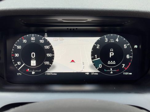 Used 2022 Land Rover Discovery Sport SE R-Dynamic image 17