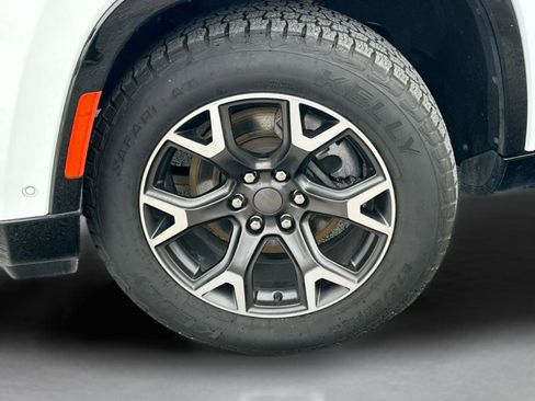 Used 2023 Jeep Wagoneer Series III w/ Preferred Equipment Group image 33