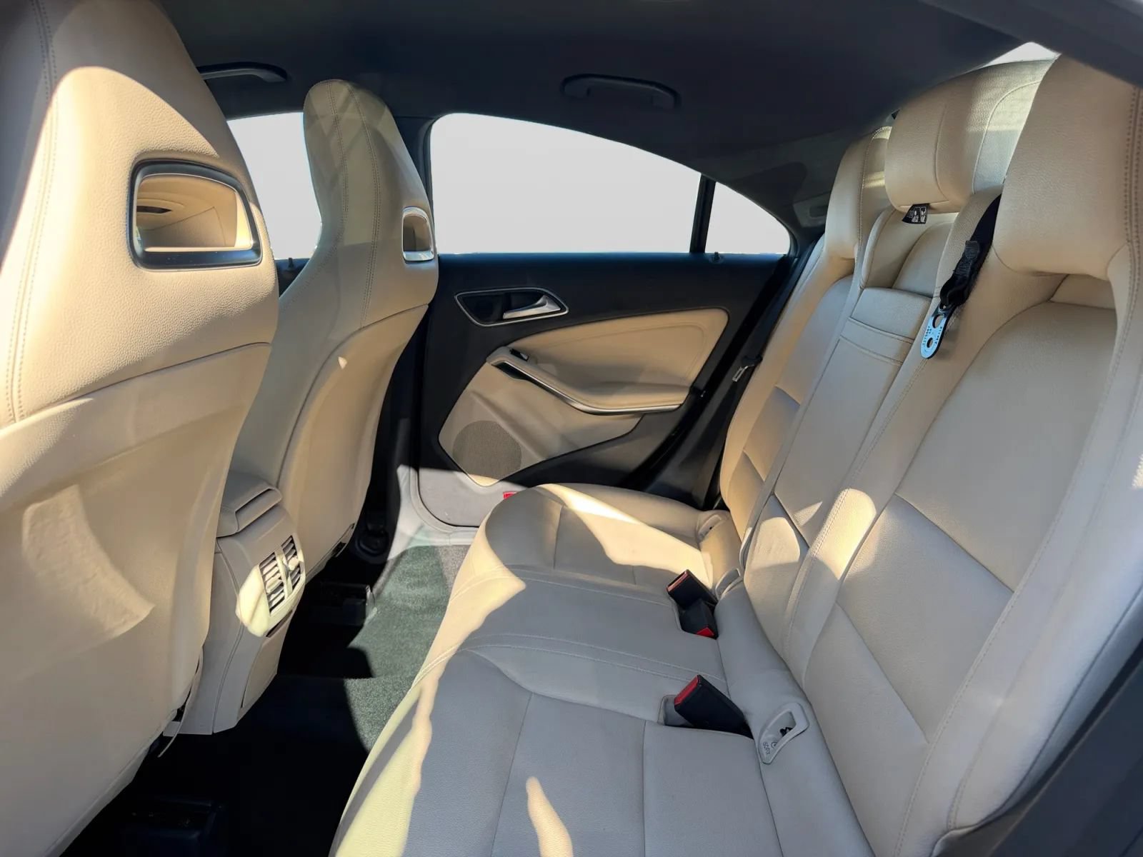 Used 2018 Mercedes-Benz CLA 250 4MATIC image 26