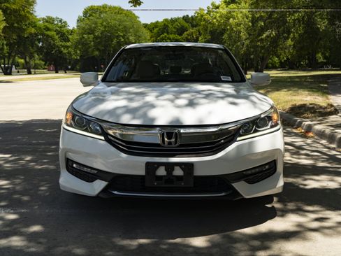 Used 2016 Honda Accord EX image 3