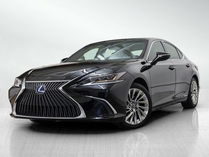 Used 2019 Lexus ES 300h w/ Luxury Package