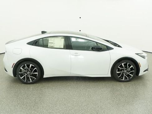 New 2026 Toyota Prius Plug-In Hybrid FWD image 44