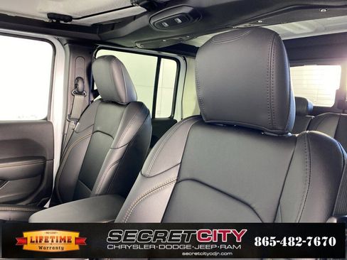 New 2026 Jeep Gladiator Sport image 10