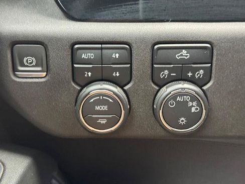 Used 2024 Chevrolet Silverado 1500 LT AWD/4WD image 18