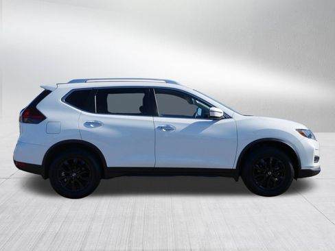 Used 2020 Nissan Rogue SV image 8