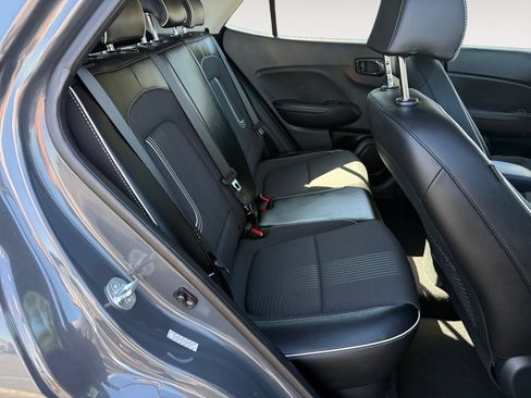 Certified 2023 Hyundai Venue Limited w/ Cargo Package FWD image 18