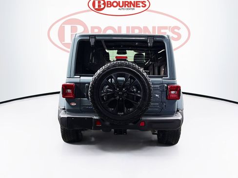 Used 2025 Jeep Wrangler Unlimited Sahara image 10