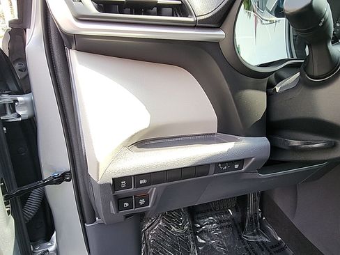 Certified 2023 Toyota Sienna XLE image 13