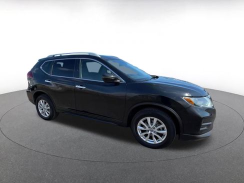 Used 2020 Nissan Rogue SV AWD/4WD image 2