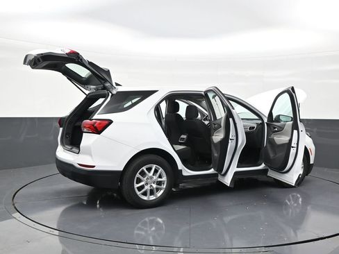 Used 2022 Chevrolet Equinox LS FWD image 29