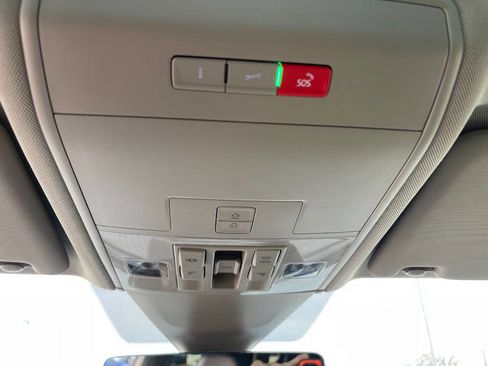 Used 2021 Volkswagen Atlas SEL Premium image 20