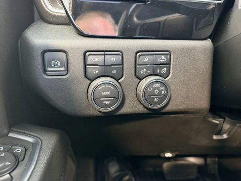 Used 2024 Chevrolet Silverado 3500 LT w/ Convenience Package AWD/4WD image 33