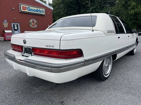 Used 1992 Buick Roadmaster Sedan RWD image 3