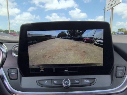 Used 2025 Chevrolet Blazer LT AWD/4WD image 17