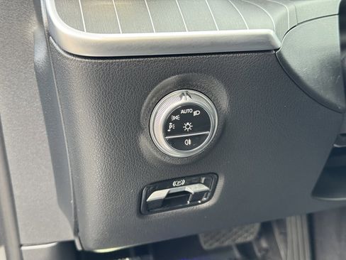 Used 2024 Mercedes-Benz C 300 4MATIC Sedan image 18