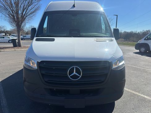 Used 2025 Mercedes-Benz Sprinter 2500 image 8
