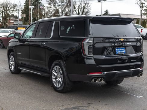 Used 2025 Chevrolet Suburban Premier image 11