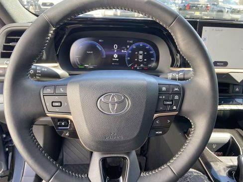 Used 2026 Toyota Crown XLE image 37