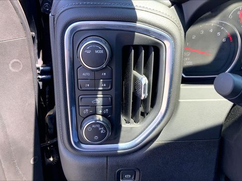 Used 2021 Chevrolet Silverado 1500 LT w/ Z71 Off-Road Package AWD/4WD image 36