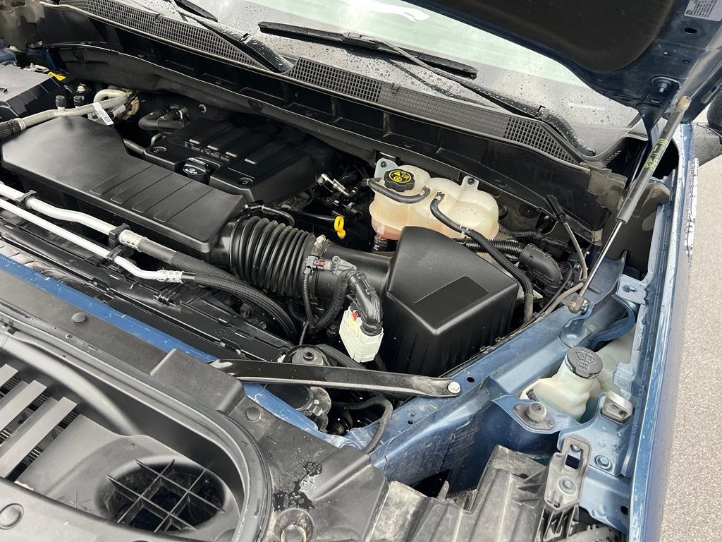 Used 2024 Chevrolet Silverado 1500 LT AWD/4WD image 43