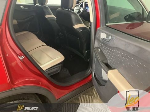 Used 2020 Ford Escape Titanium AWD/4WD image 21