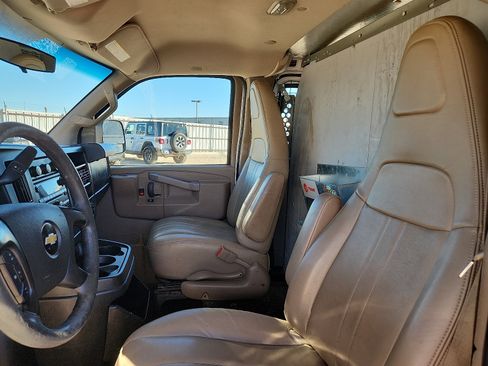Used 2016 Chevrolet Express 2500 image 10
