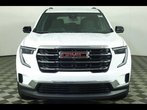 Used 2025 GMC Acadia Elevation FWD image 11