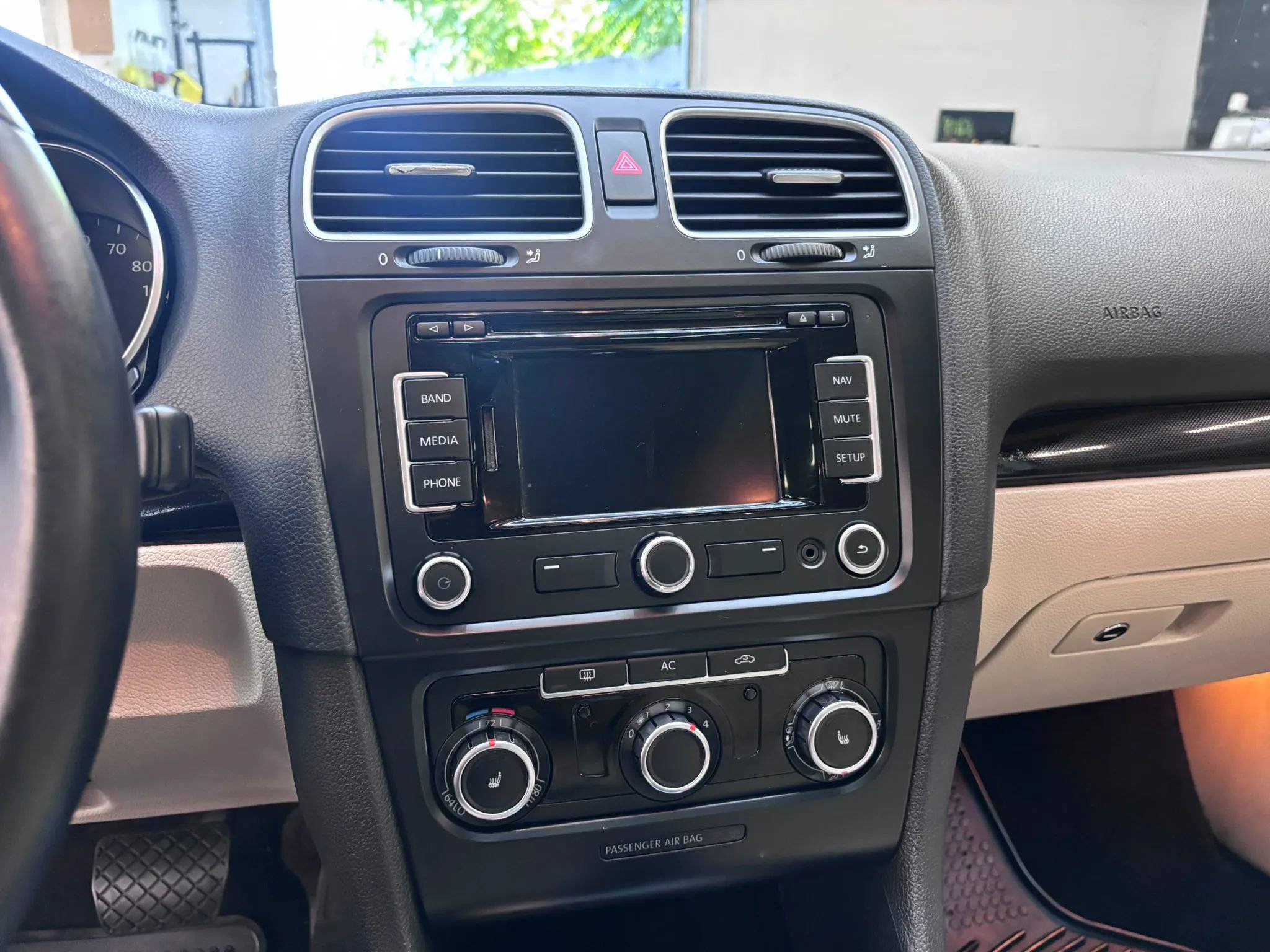 Used 2011 Volkswagen Jetta TDI FWD image 16