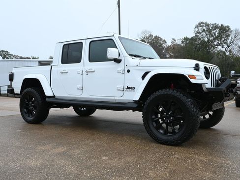 Used 2023 Jeep Gladiator Overland image 5