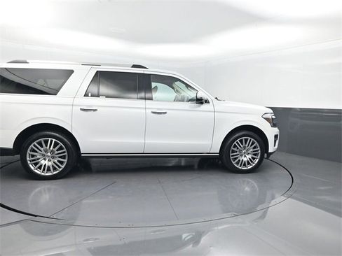 Used 2023 Ford Expedition Max Limited image 35