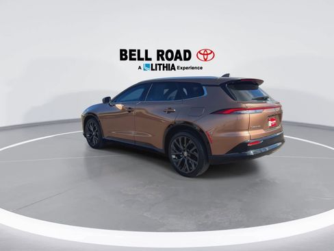 Used 2025 Toyota Crown Signia Limited w/ Advanced Technology Package image 6