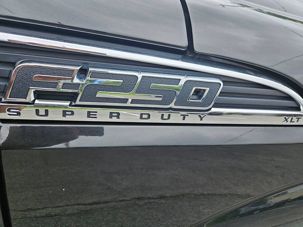 Used 2013 Ford F250 XLT w/ XLT Premium Pkg AWD/4WD image 19