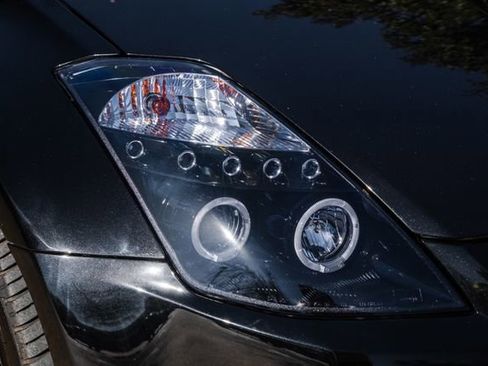 Used 2006 Nissan 350Z Touring w/ (N93) Cargo Convenience Pkg image 49