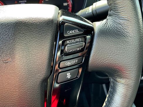 Used 2022 Nissan Frontier PRO-4X image 23