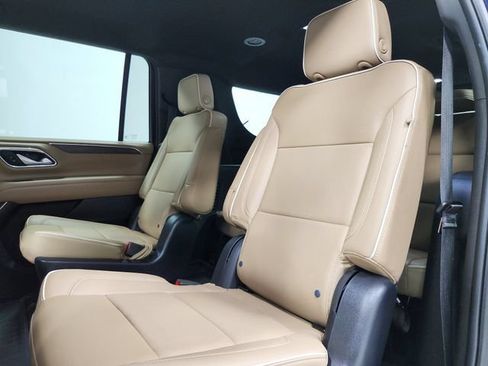 Used 2023 Chevrolet Suburban Premier AWD/4WD image 11