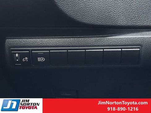 Used 2024 Toyota Corolla SE FWD image 24