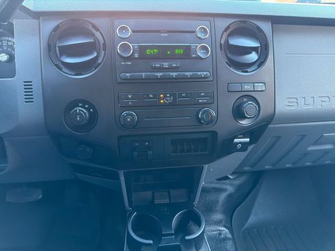 Used 2015 Ford F250 XL w/ Power Equipment Group AWD/4WD image 18