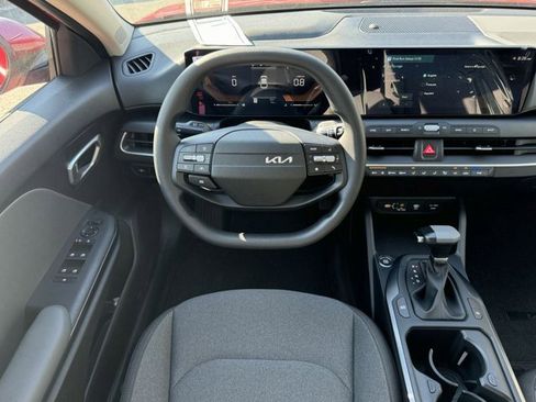 New 2025 Kia K4 LXS image 12