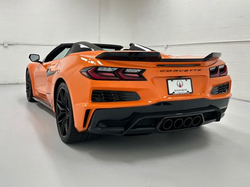 Used 2023 Chevrolet Corvette Z06 RWD image 8